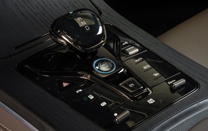 Интеллектуальный полный привод и активная подвеска DiSus-C