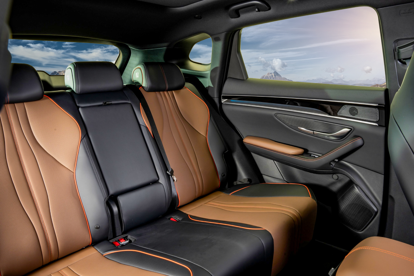 Тихое пространство с шумоподавлением